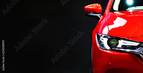 Dekoracja na wymiar  czerwone-nowoczesne-reflektory-samochodowe