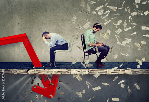 Cuadros en Lienzo Stressed businessman looking down at falling down arrow sitting next to a succes