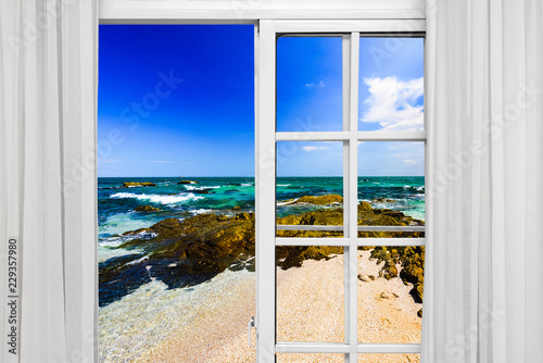 Dekoracja na wymiar  okno-z-widokiem-na-ocean