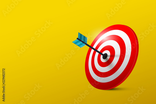 Fotomural Business Success Symbol with Target on Yellow Background