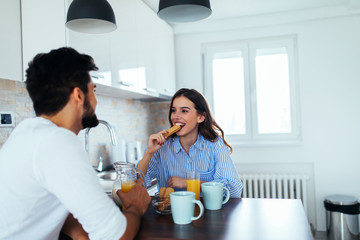 Wall Mural - Bonding over breakfast