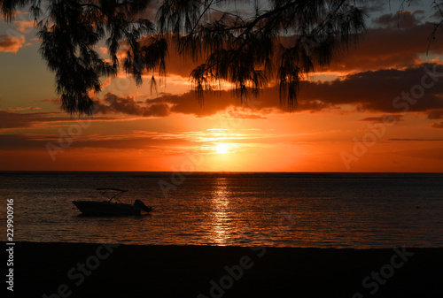 Coucher De Soleil à Lile Maurice Buy This Stock Photo And