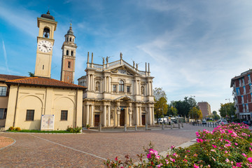 Sanctuary of Our Lady of the Miracles, Saronno, Italy; was declared part of the European Heritage. Was built in three times: the Renaissance part 1498 to 1516; 1556; 1570 - beginning 1600