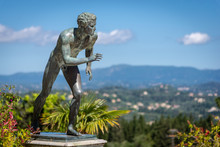 Statue Im Achilleion Von Kaiserin Sissi Auf Korfu In Griechenland