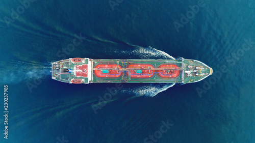 Cuadros en Lienzo Ship tanker gas LPG top speed on the sea for transportation.