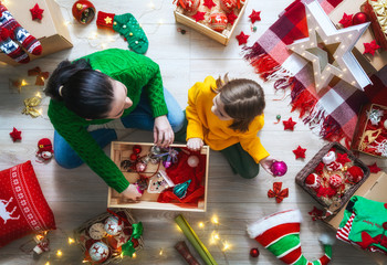 Canvas Print - family preparing for Christmas