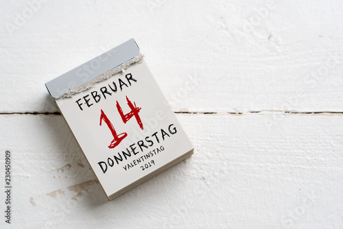 Abreisskalender Mit Valentinstag 2019 Auf Weissem Holzhintergrund
