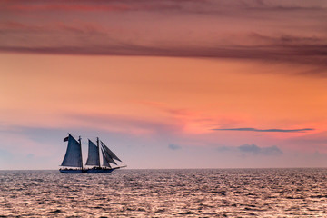 Wall Mural - beautiful sunset sail cruise in tropical key west florida