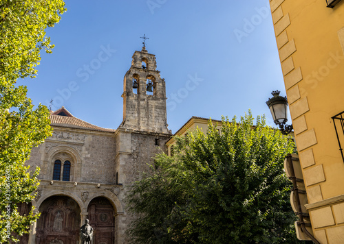 Fotografie, Obraz Medieval church in downtown Granada, Spain