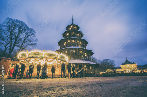 Munchen Weihnachtsmarkt Im Englischen Garten Am Cchinesischen