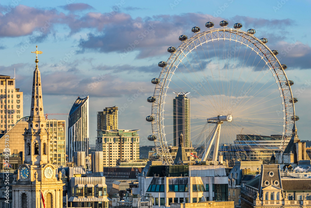 London skyline with London eye at sunset - obrazy, fototapety, plakaty 