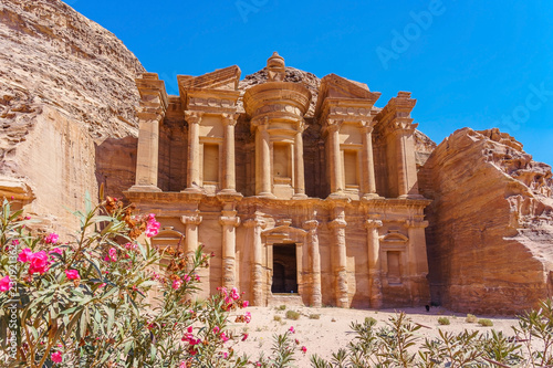 Famous facade of Ad Deir in ancient city Petra, Jordan Tableau sur Toile