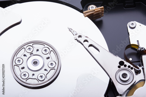 Fotografia Detailed view of the inside of a hard disk drive