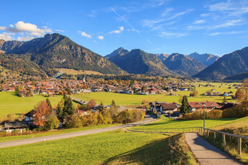 Wall Mural - Oberstdorf im Allgäu im Herbst, Deutschland