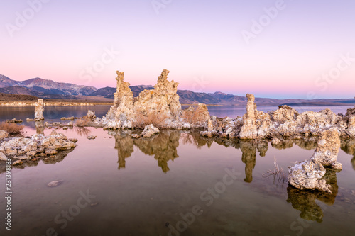 Fotomural Mono Lake South Tufa Area at Sunrise