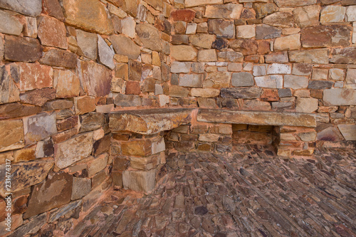 Fotografie, Obraz muro de piedra y roca antiguo de color naranja