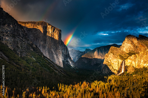Double rainbow over El Capitan seen from the Tunnel View oveerlook in California Canvas Print