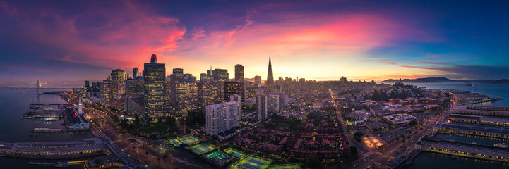 Fototapete - Aerial Panoramic View of San Francisco Skyline at Sunset