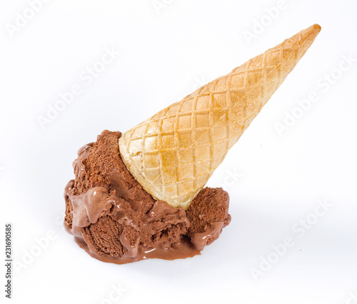 fallen chocolate ice cream isolated on white Poster Mural XXL