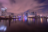 Fototapeta Mosty linowy / wiszący - Miami - Dwntown Skyline view from Bayside Marina