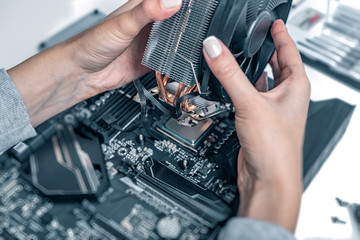 Poster - Installing or repair the air cooling system of the PC processor.