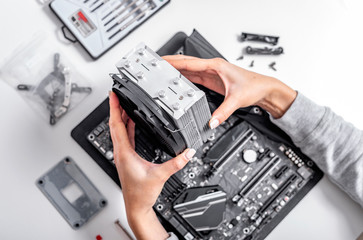 Poster - Installing or repair the air cooling system of the PC processor.