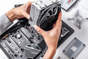 Poster - Installing or repair the air cooling system of the PC processor.