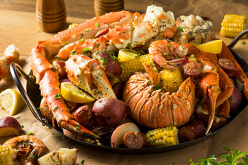 Canvas Print - Homemade Cajun Seafood Boil