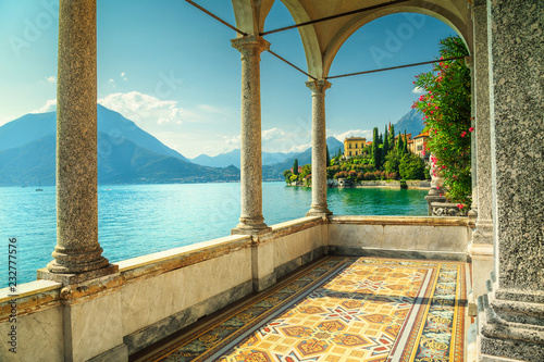 Fotografía Mediterranean balcony with spectacular view, lake Como, Varenna, Italy, Europe