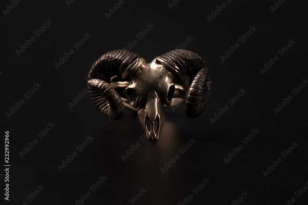 ring with ram skull, gothic jewelry - obrazy, fototapety, plakaty 