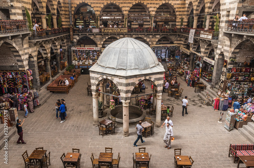 Foto  Diyarbakir, Turkey - considered the unofficial capital of theTurkish Kurdistan,