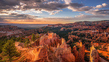 Sunrise View Of The Navajo Loop Trail From The Bryce Canyon Rim