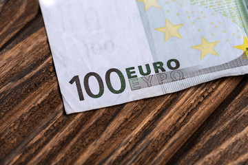  hundred euro 100