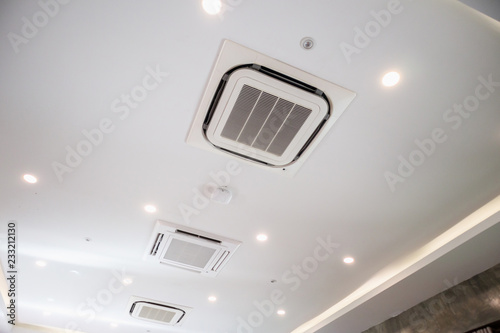 Modern Ceiling Mounted Cassette Type Air Conditioning System