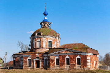 Wall Mural - Znamenskaya Church in Yuryev Polsky town in Vladimir oblast