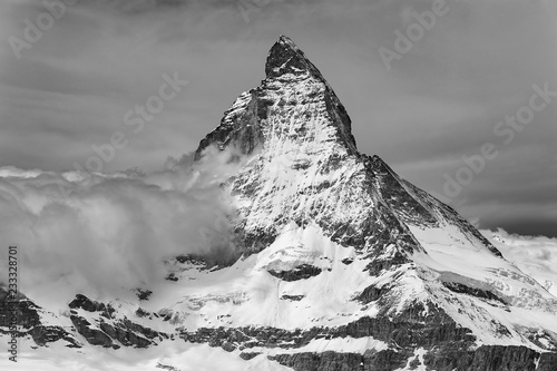 Fotomural Idyllic landscape of Mountain Matterhorn, Zermatt, Switzerland