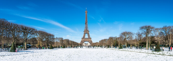 Fototapete - Paris Panorama im Winter mit Eiffelturm
