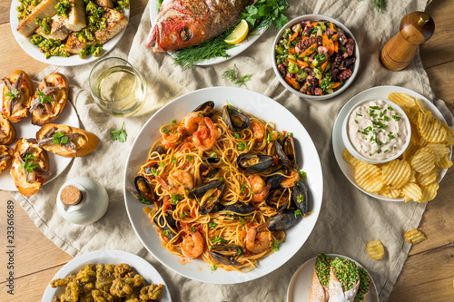 Cuadros en Lienzo Holiday Italian Feast of 7 Fishes