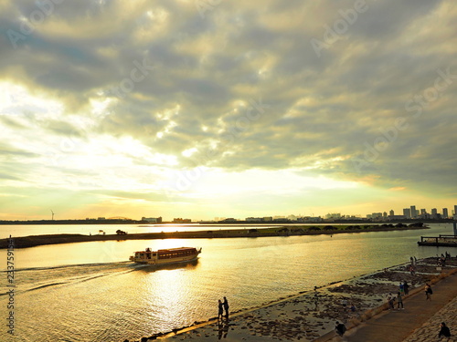 葛西臨海公園 汐風の広場 夕景 Buy This Stock Photo And Explore Similar Images At Adobe Stock Adobe Stock