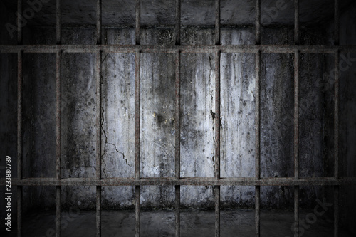 Fotografía Old prison rusted metal bars cell lock with dark and bright in the jail