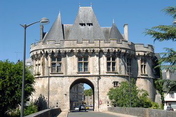 ville de vendôme, porte saint-georges, département du loir-et-cher, france