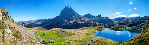 Fotografía view of Pic Du Midi Ossau in autumn, France, Pyrenees