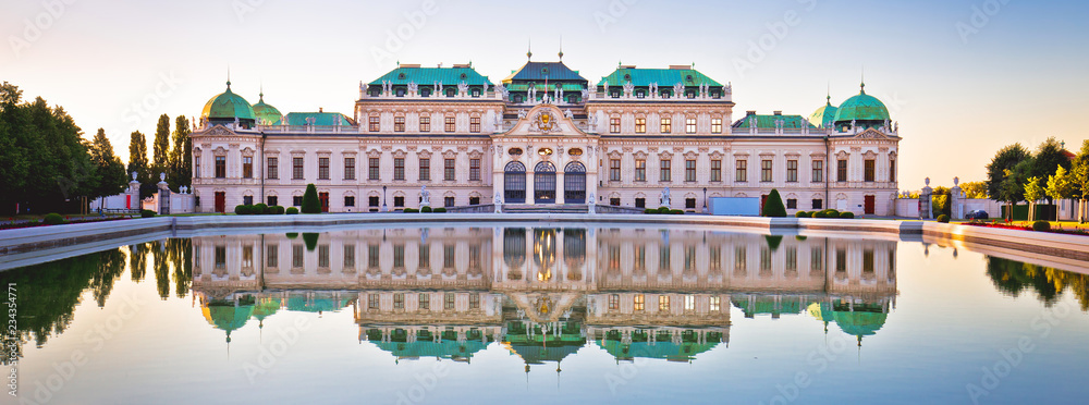 Belvedere in Vienna water reflection view at sunset - obrazy, fototapety, plakaty 