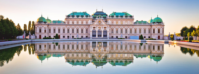 Canvas Print - Belvedere in Vienna water reflection view at sunset