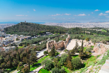 Fotomurales - cityscape of Athens of Herodes Atticus amphitheater ruines of Acropolis, Athens, Greece