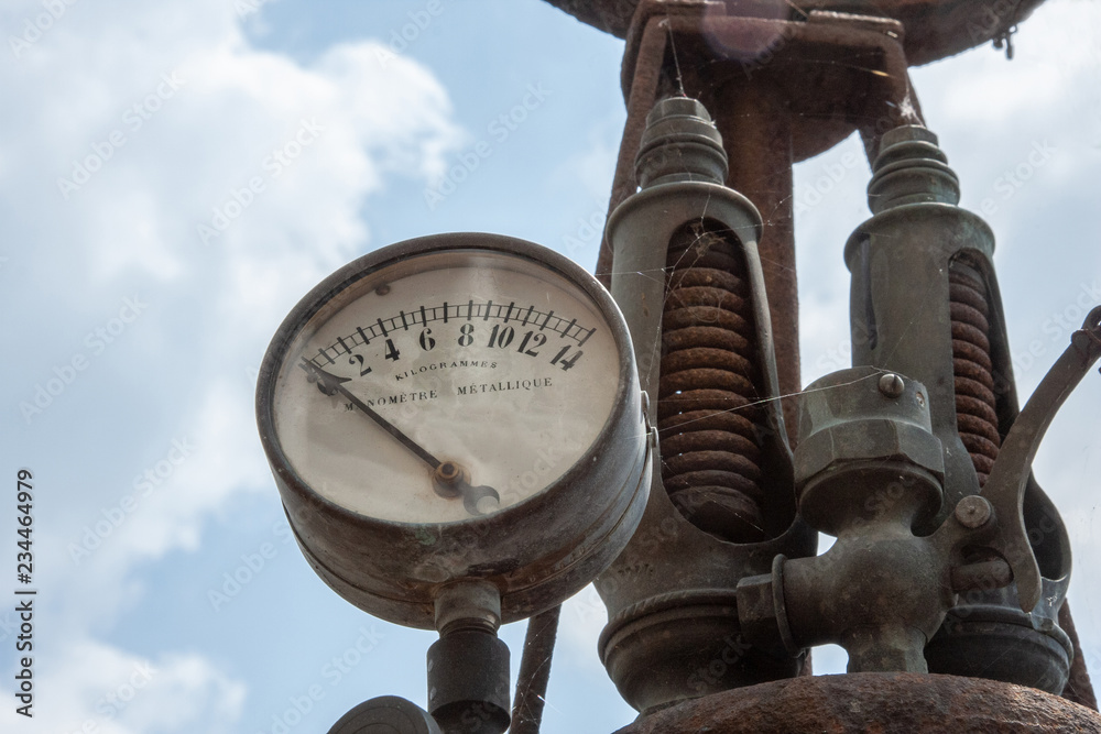 Manomètre tout inox monté sur séparateur process industriel