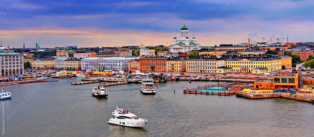 Obraz na płótnie Helsinki cityscape with Helsinki Cathedral and Market Square, Finland w salonie