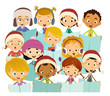 niños felices cantando en coro navideño