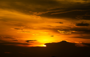 Wall Mural - colorful sky of sunset over the sea