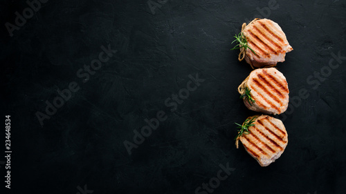 Fotomural Baked meat medallions with rosemary
